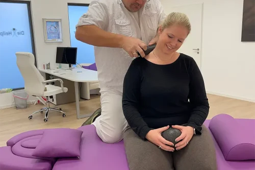 Faszienrollmassage Übung nach Liebscher & Bracht